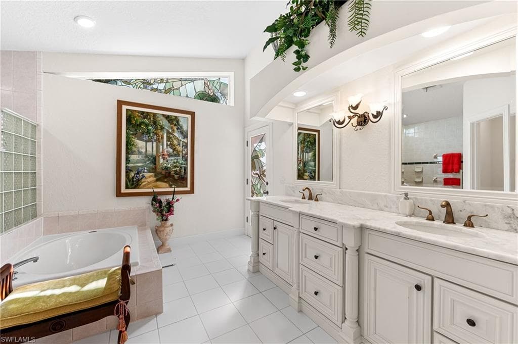 1930 Blackstone CIR, NAPLES FL 34109-11