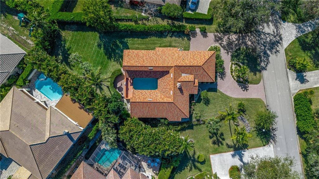 1930 Blackstone CIR, NAPLES FL 34109-28