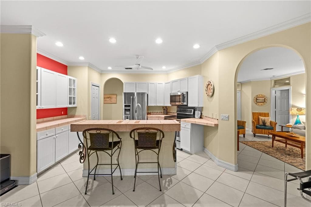 2440 River Reach DR, NAPLES FL 34104-22