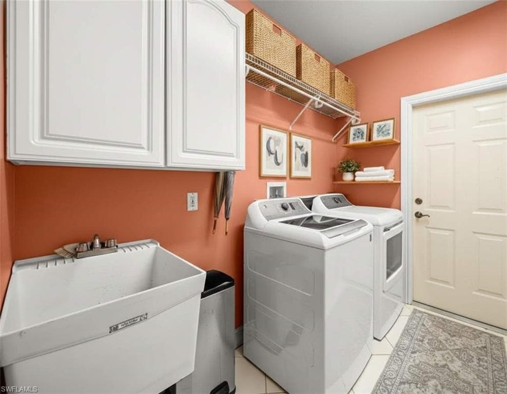 2440 River Reach DR, NAPLES FL 34104-42