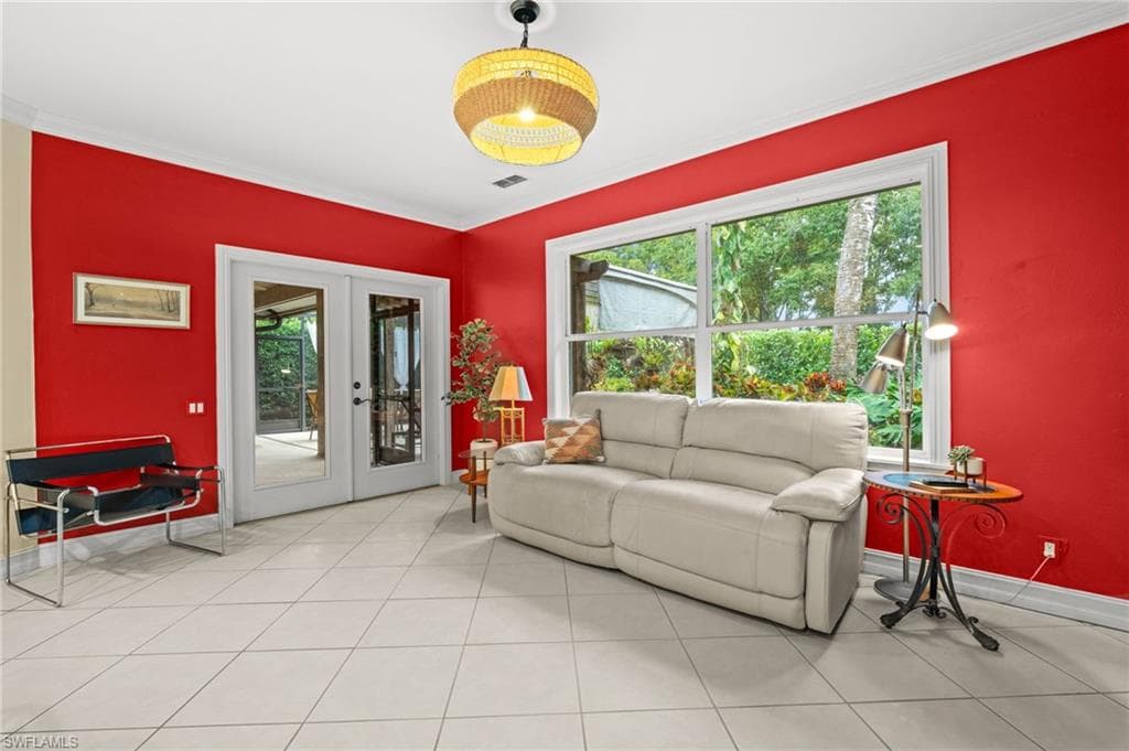 2440 River Reach DR, NAPLES FL 34104-19