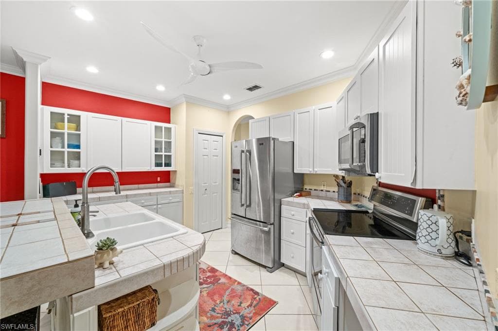 2440 River Reach DR, NAPLES FL 34104-23