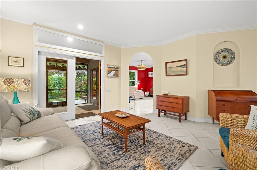 2440 River Reach DR, NAPLES FL 34104-9