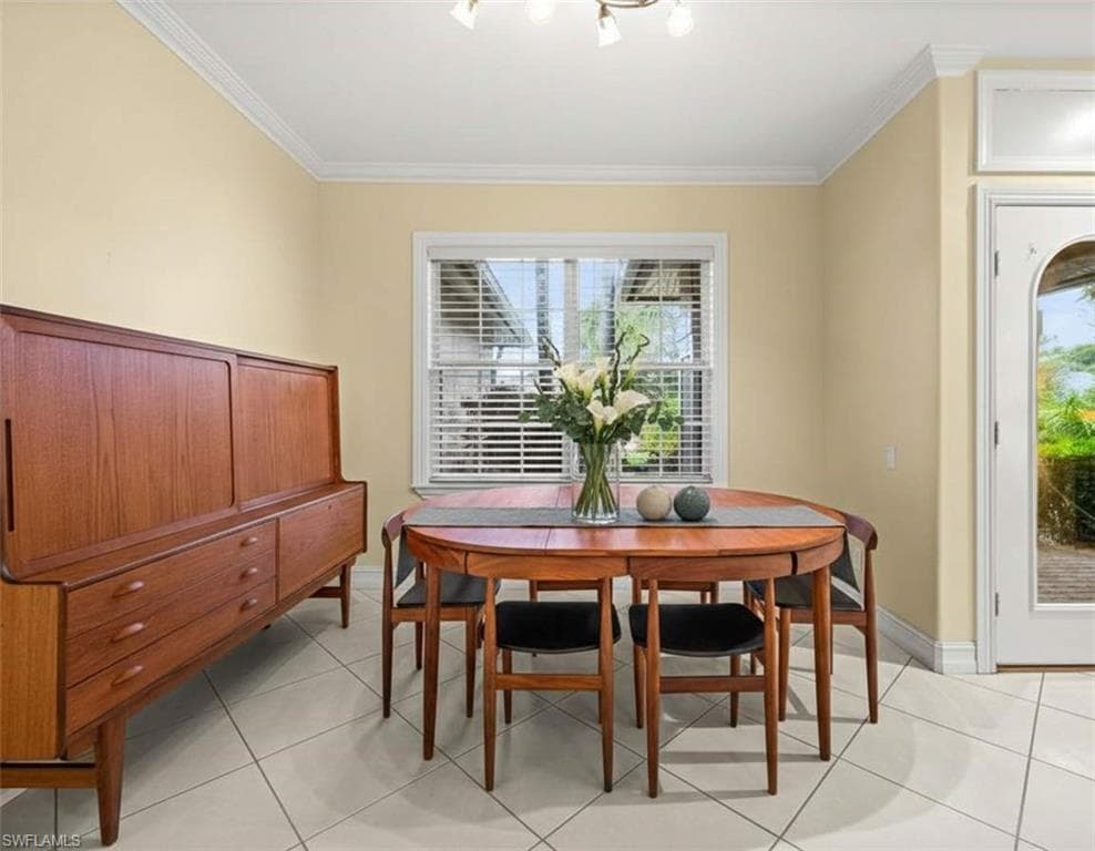 2440 River Reach DR, NAPLES FL 34104-13