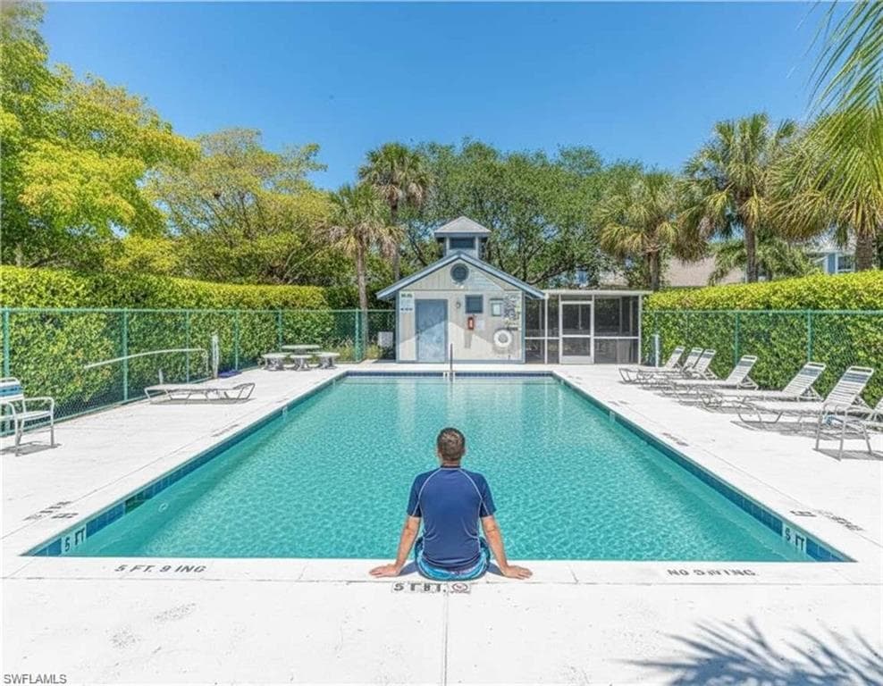 2440 River Reach DR, NAPLES FL 34104-47