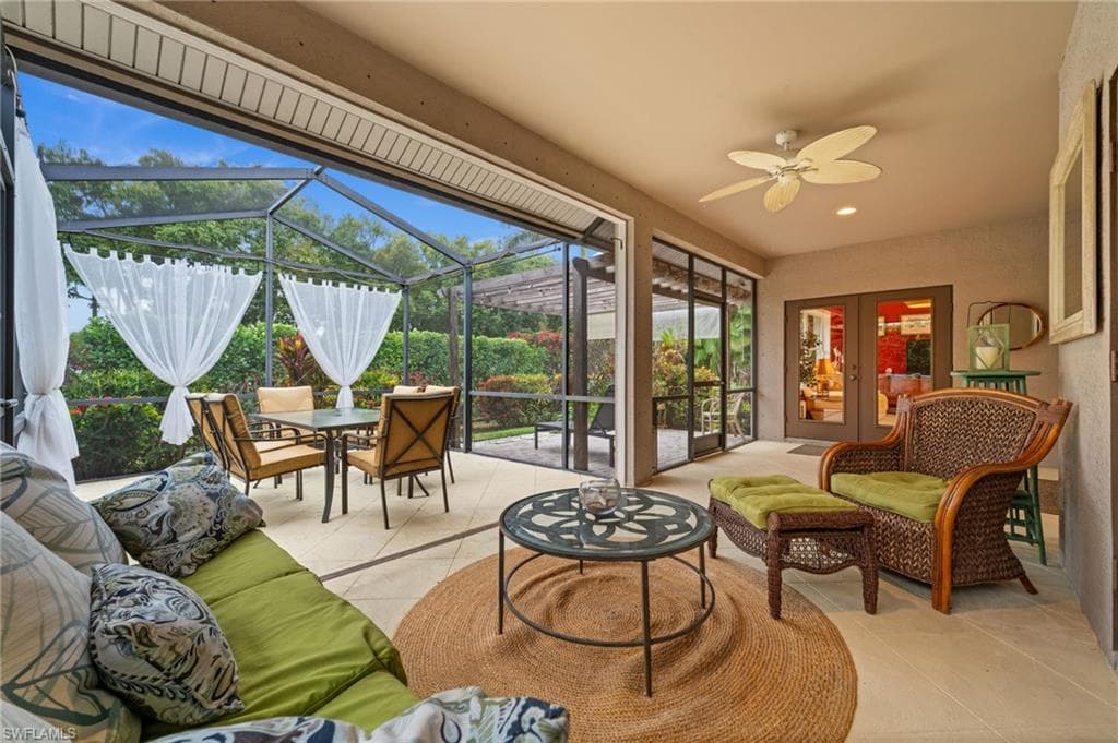 2440 River Reach DR, NAPLES FL 34104-3