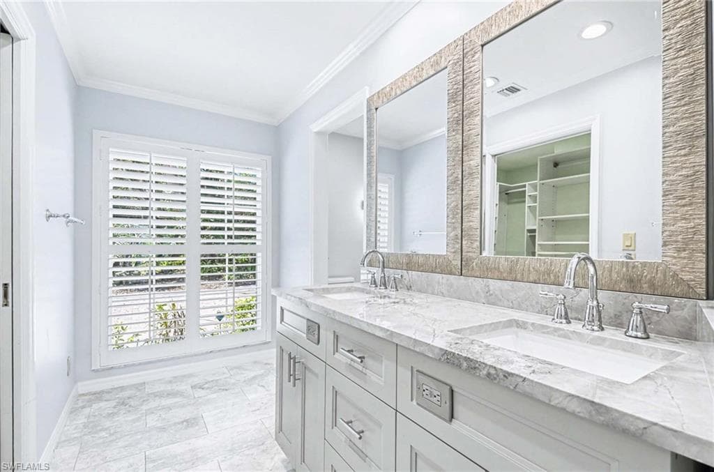 740 Bald Eagle DR # 40, NAPLES FL 34105-25