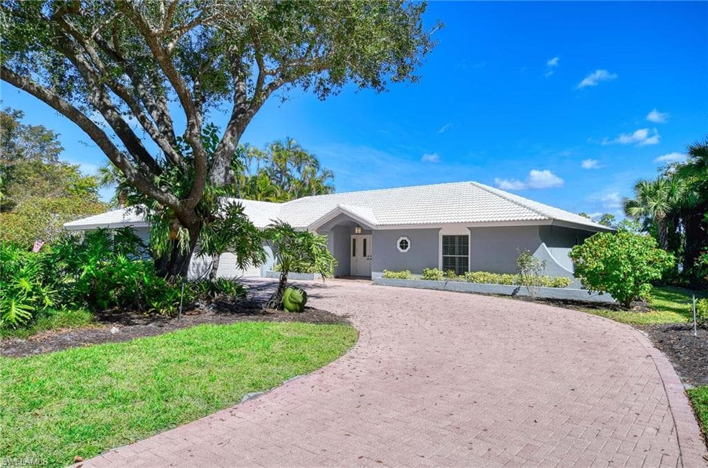 740 Bald Eagle DR # 40, NAPLES FL 34105-36