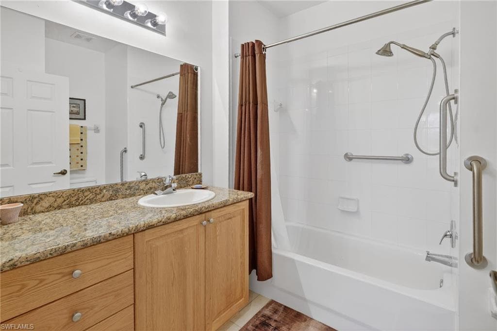 1788 Concordia Lake CIR # 2707, CAPE CORAL FL 33909-24