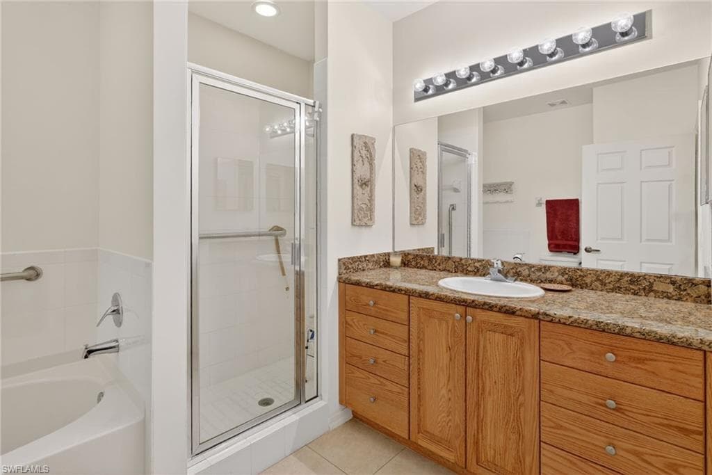 1788 Concordia Lake CIR # 2707, CAPE CORAL FL 33909-21