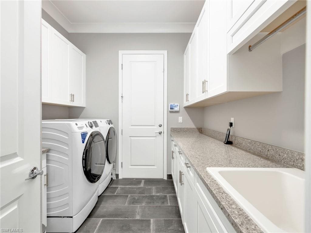 12056 Oleander AVE, NAPLES FL 34120-33