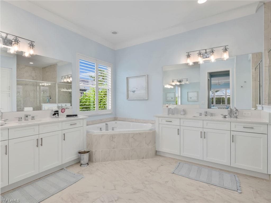 12056 Oleander AVE, NAPLES FL 34120-17