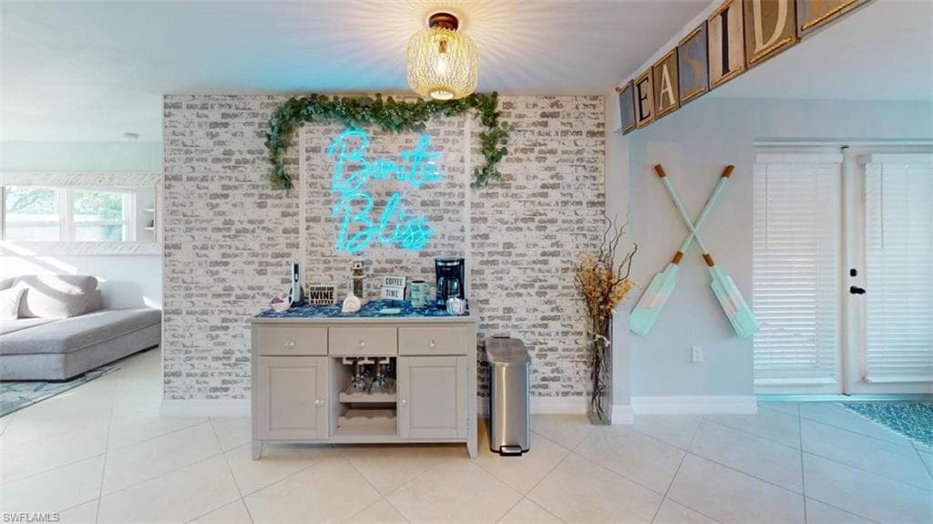 560 E Valley DR, BONITA SPRINGS FL 34134-4
