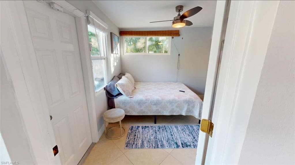 560 E Valley DR, BONITA SPRINGS FL 34134-13