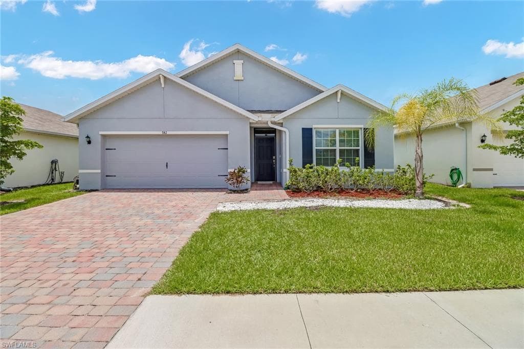 742 HADLEY PL W, NAPLES FL 34104-1