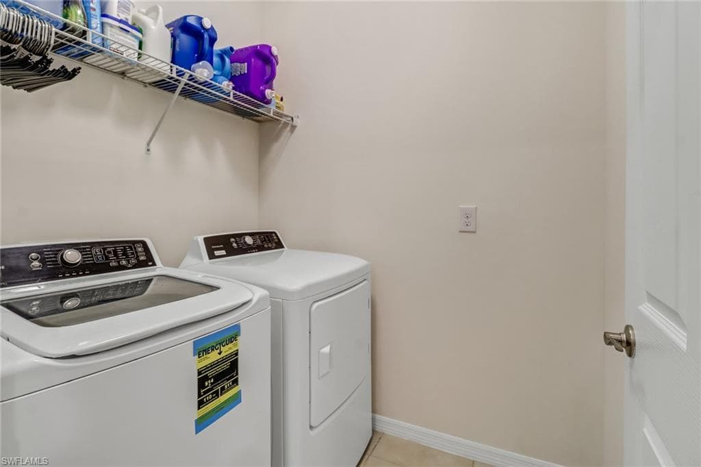 742 HADLEY PL W, NAPLES FL 34104-18