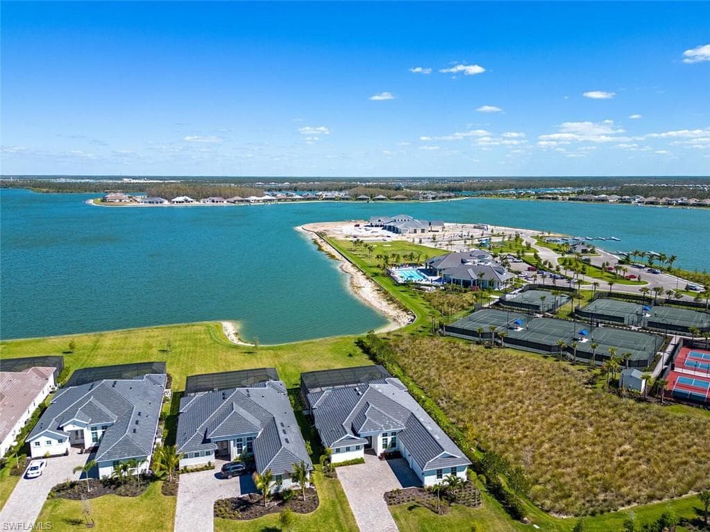 18789 Wildblue BLVD, FORT MYERS FL 33913-2