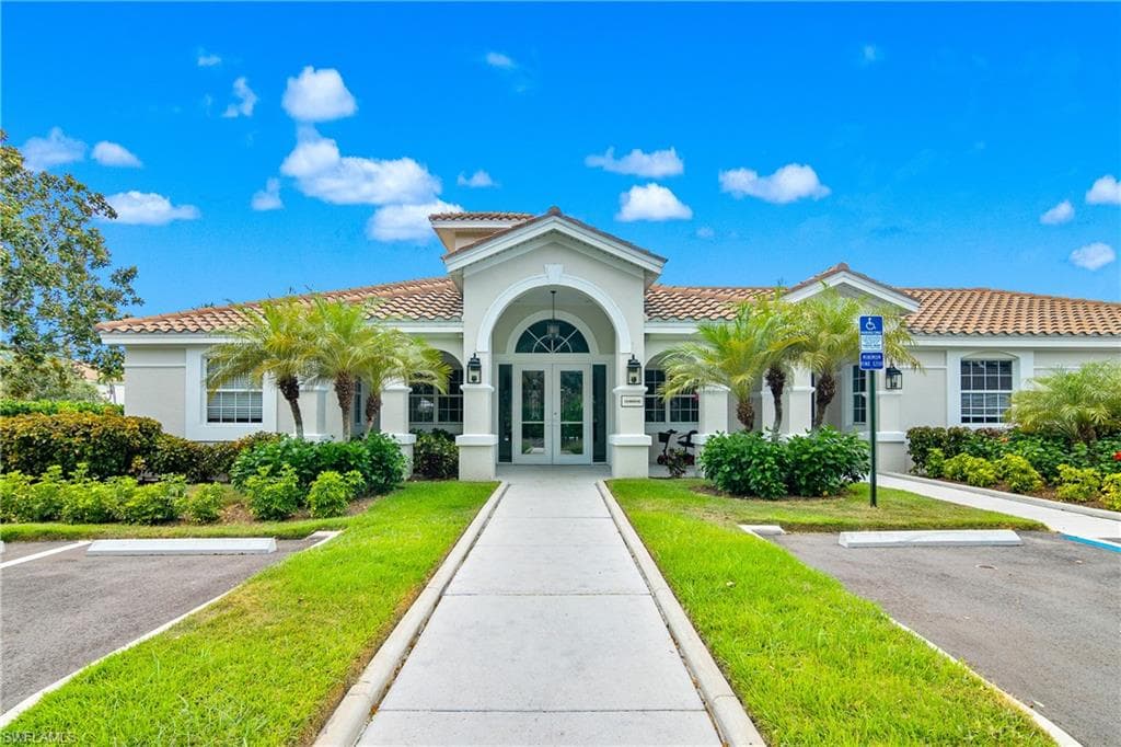 6838 Lantana Bridge RD # 103, NAPLES FL 34109-39