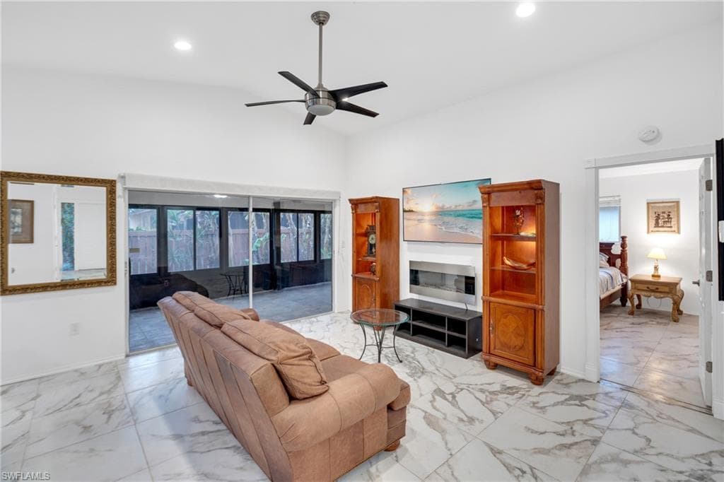 6511 Royal Woods DR-11