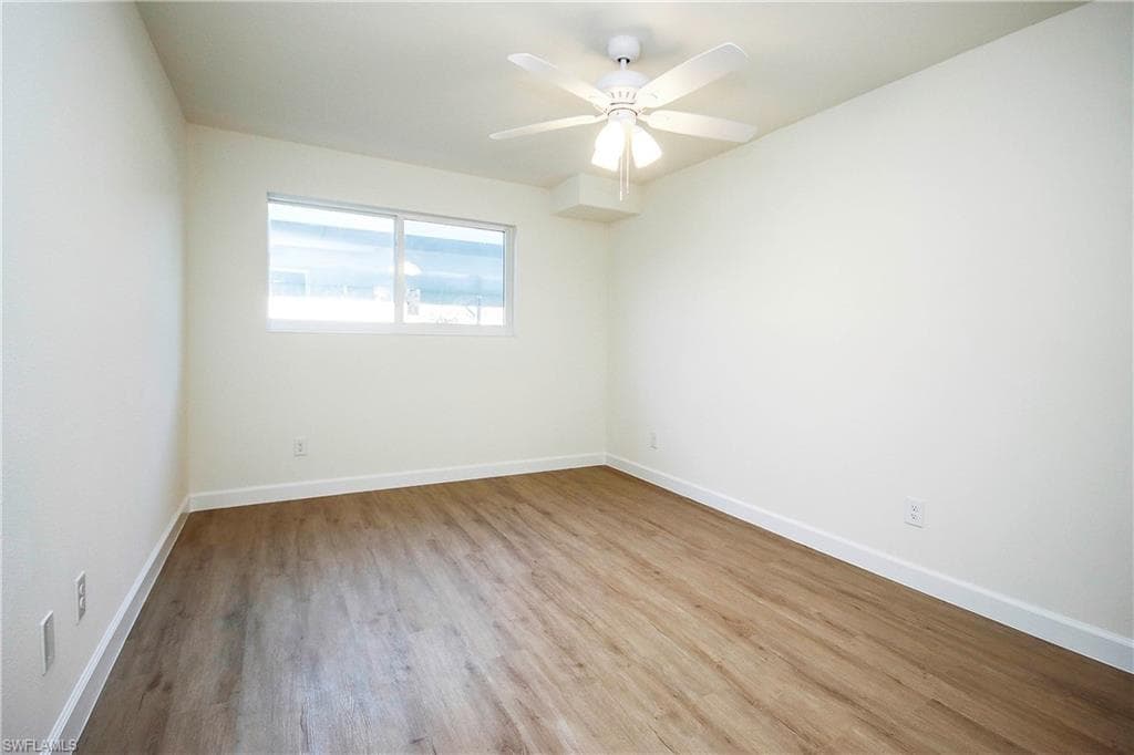 561 Periwinkle WAY # E2, SANIBEL FL 33957-15