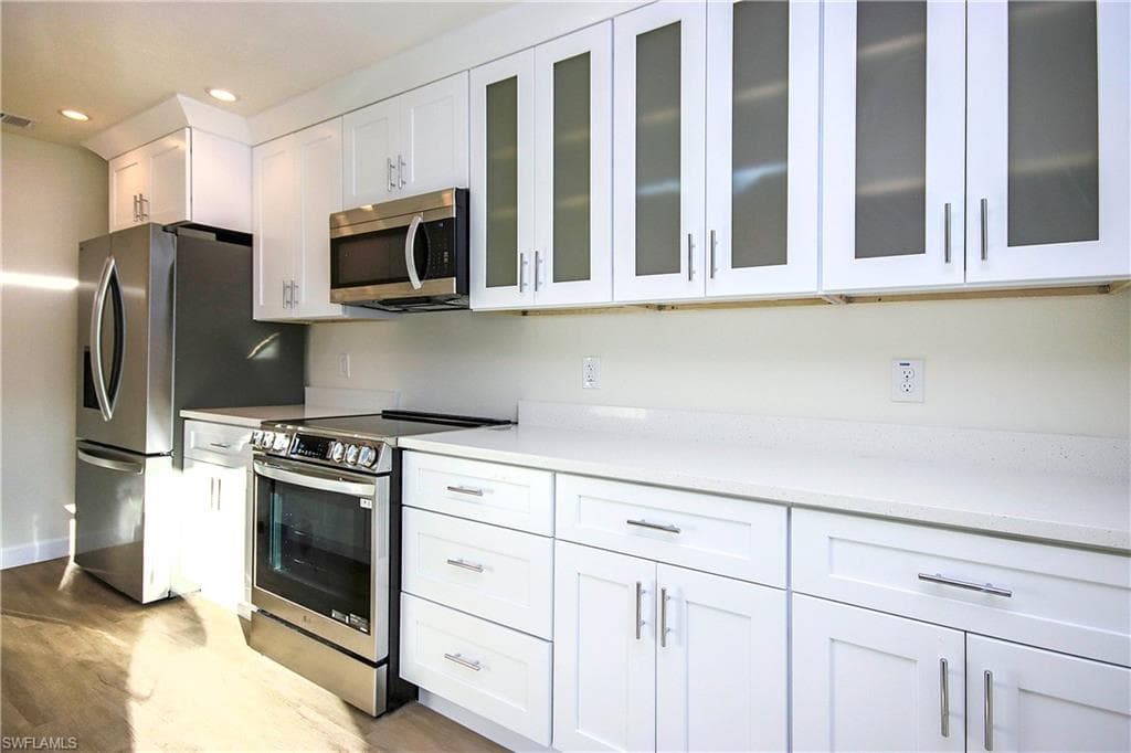561 Periwinkle WAY # E2, SANIBEL FL 33957-2