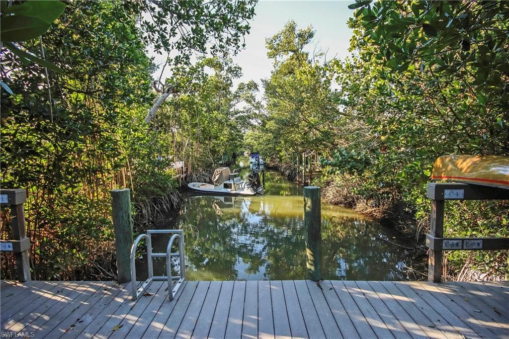 561 Periwinkle WAY # E2, SANIBEL FL 33957-18