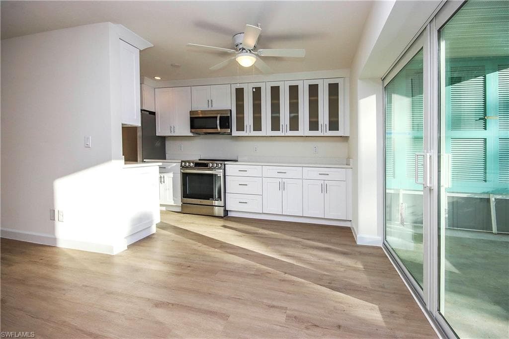 561 Periwinkle WAY # E2, SANIBEL FL 33957-3