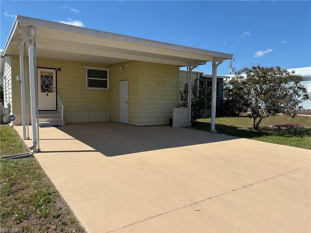 3050 Rain Dance LN, NORTH FORT MYERS FL 33917-1