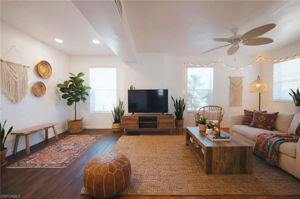 715 10th ST N, NAPLES FL 34102-5