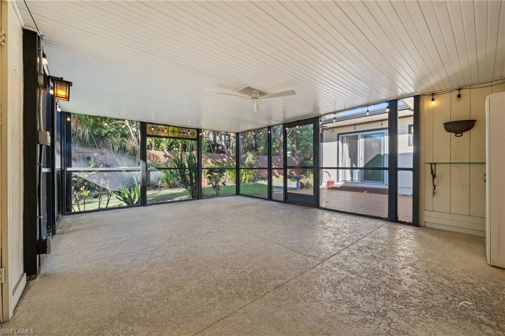 715 10th ST N, NAPLES FL 34102-17