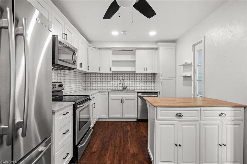 715 10th ST N, NAPLES FL 34102-7