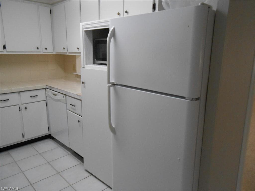241 Thistle CT-12