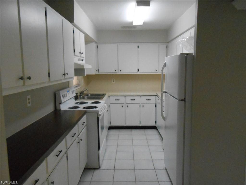 241 Thistle CT-9