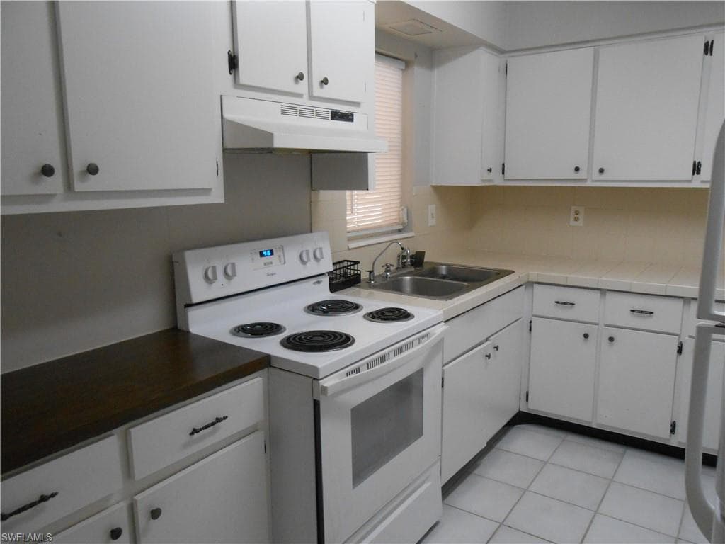 241 Thistle CT-10