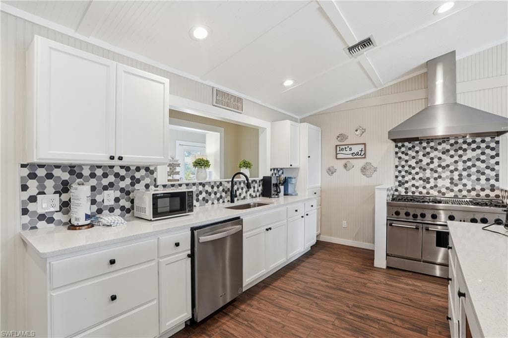 165 Connecticut ST, FORT MYERS BEACH FL 33931-8