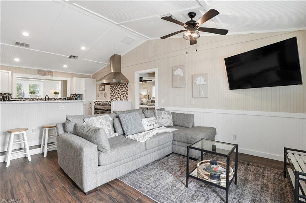 165 Connecticut ST, FORT MYERS BEACH FL 33931-3