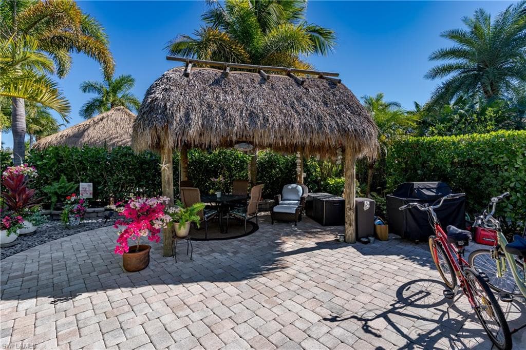 13466 Ladyfish LN, NAPLES FL 34114-1