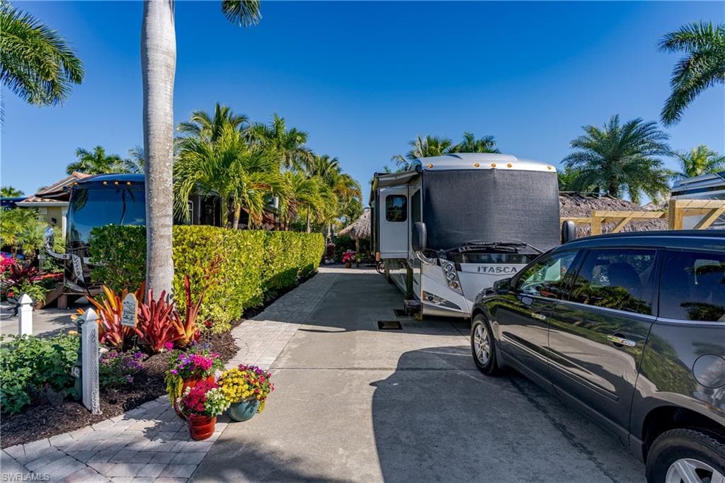 13466 Ladyfish LN, NAPLES FL 34114-16