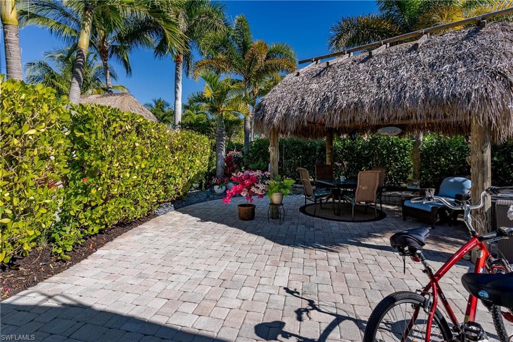 13466 Ladyfish LN, NAPLES FL 34114-2