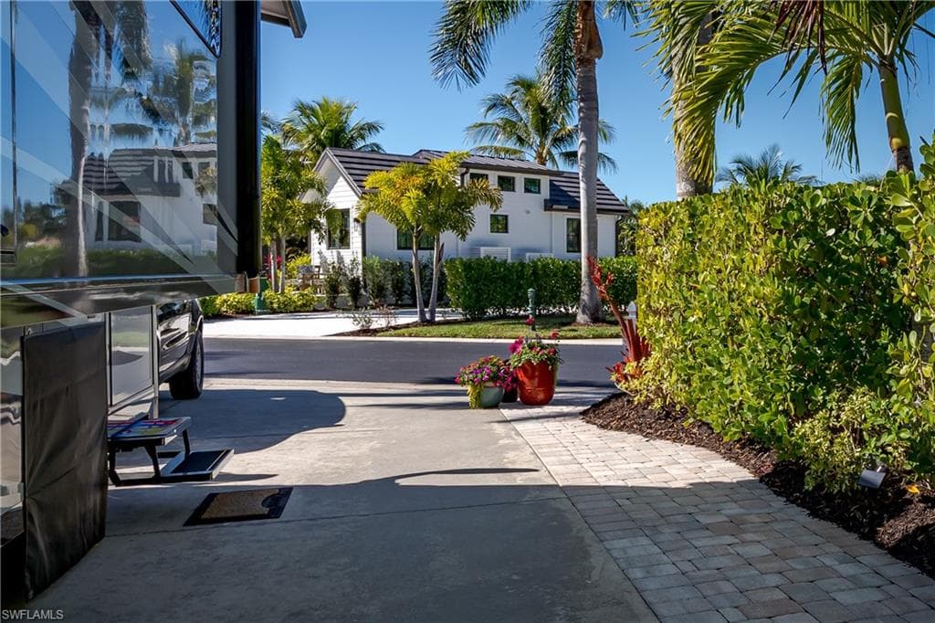 13466 Ladyfish LN, NAPLES FL 34114-23