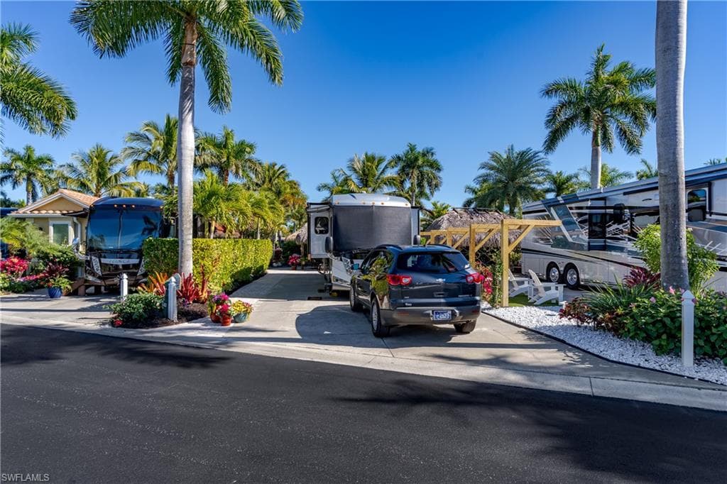 13466 Ladyfish LN, NAPLES FL 34114-30