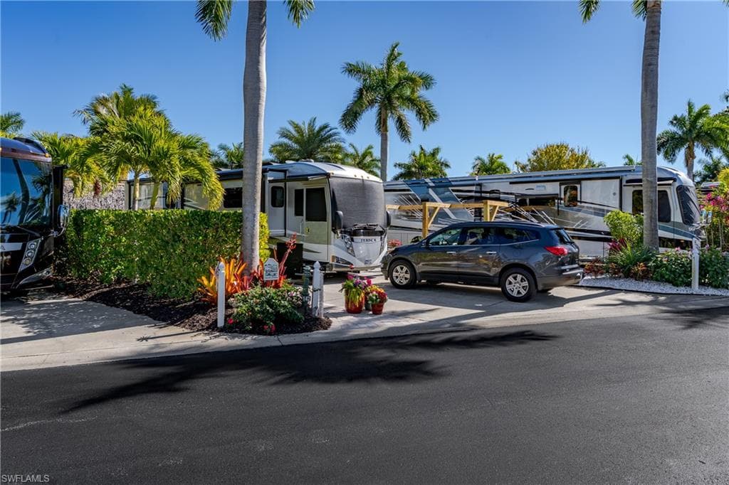 13466 Ladyfish LN, NAPLES FL 34114-28