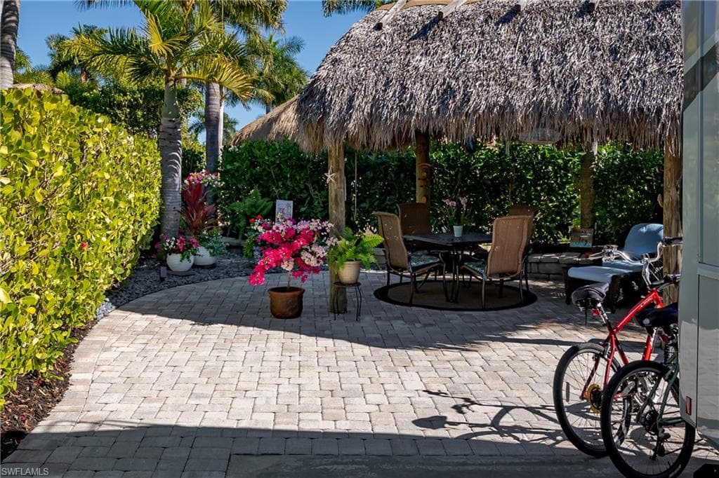 13466 Ladyfish LN, NAPLES FL 34114-3
