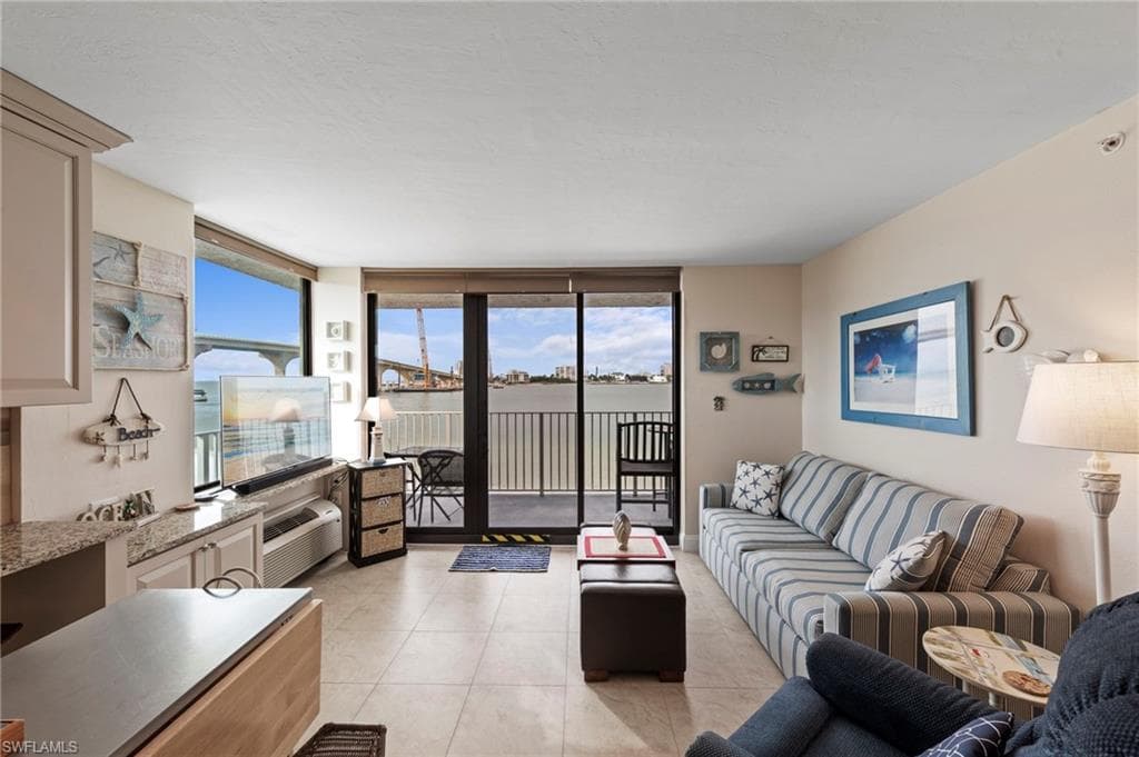 8701 Estero BLVD # 102, BONITA SPRINGS FL 33931-11