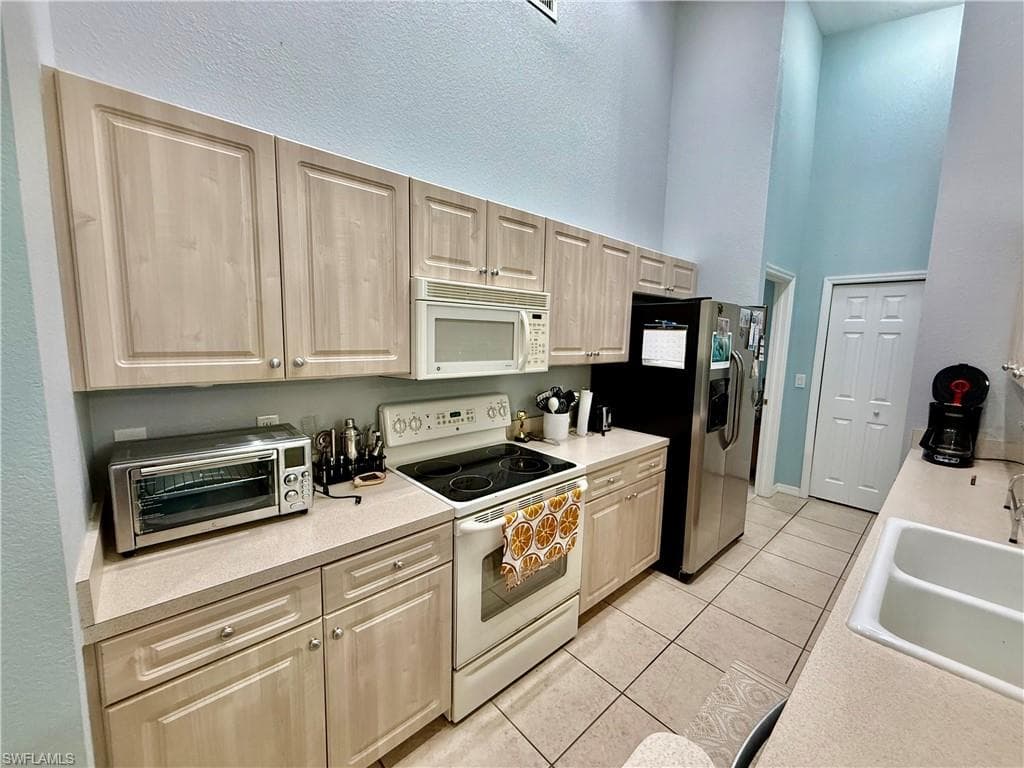 19933 Lake Vista CIR, LEHIGH ACRES FL 33936-12
