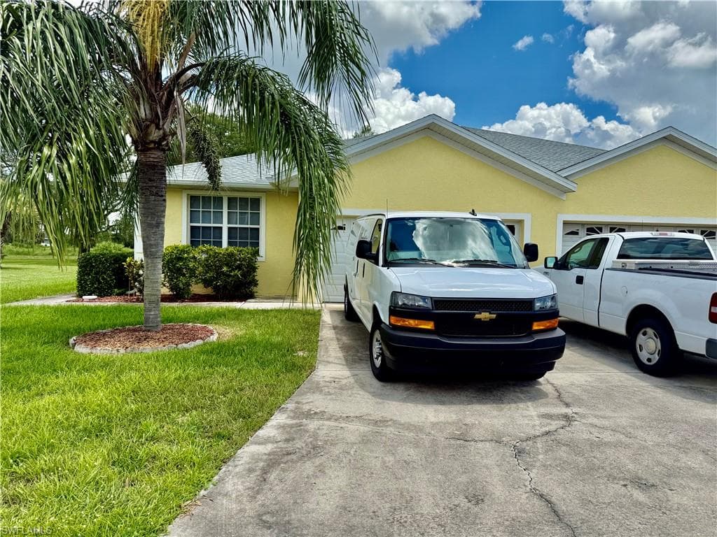 19933 Lake Vista CIR, LEHIGH ACRES FL 33936-32