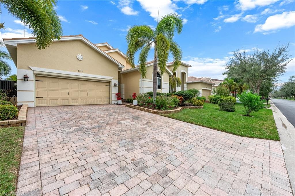 8615 Sumner AVE, FORT MYERS FL 33908-1