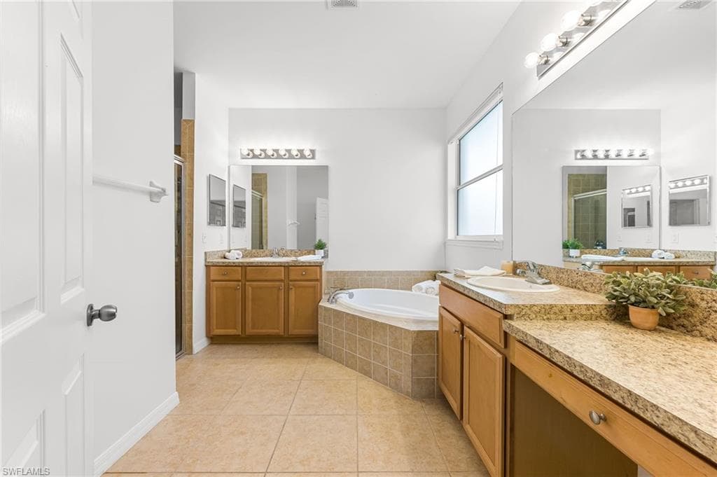 8615 Sumner AVE, FORT MYERS FL 33908-19