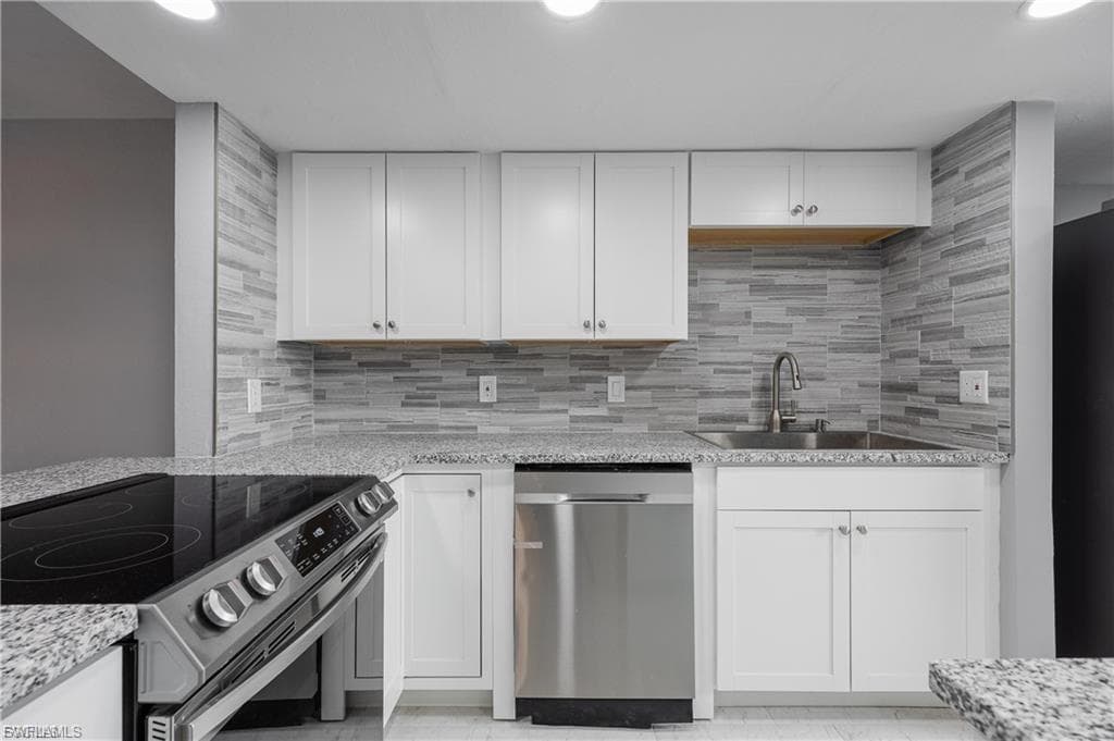 2244 Winkler AVE # 207, FORT MYERS FL 33901-5