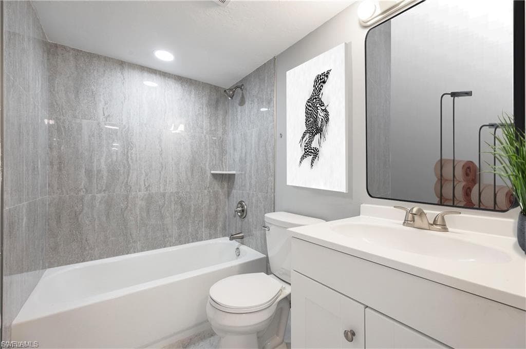 2244 Winkler AVE # 207, FORT MYERS FL 33901-13